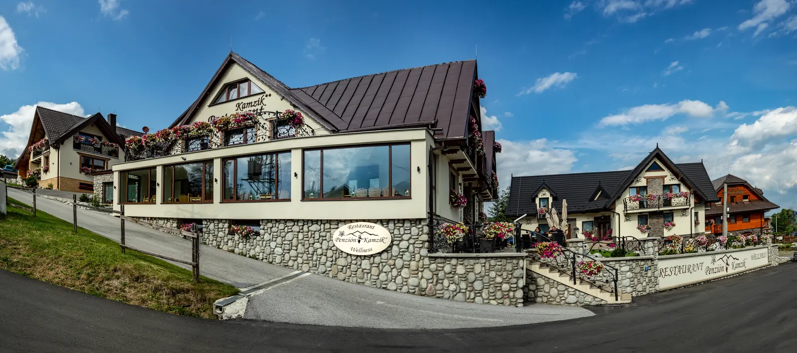 Panoráma resortu v lete